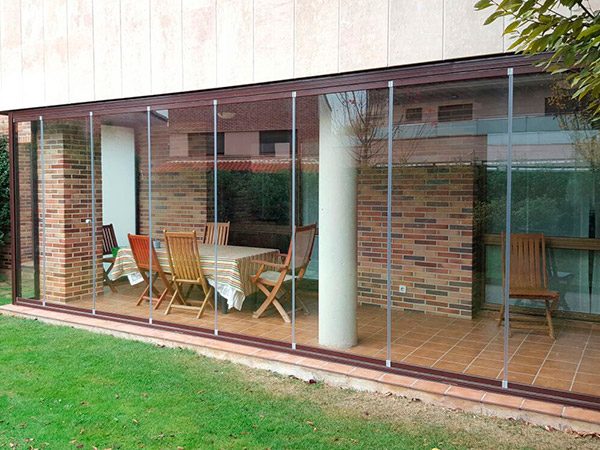 Cortinas de Vidrio para cerramientos. Aluminios Pumeda, Noáin, Navarra.