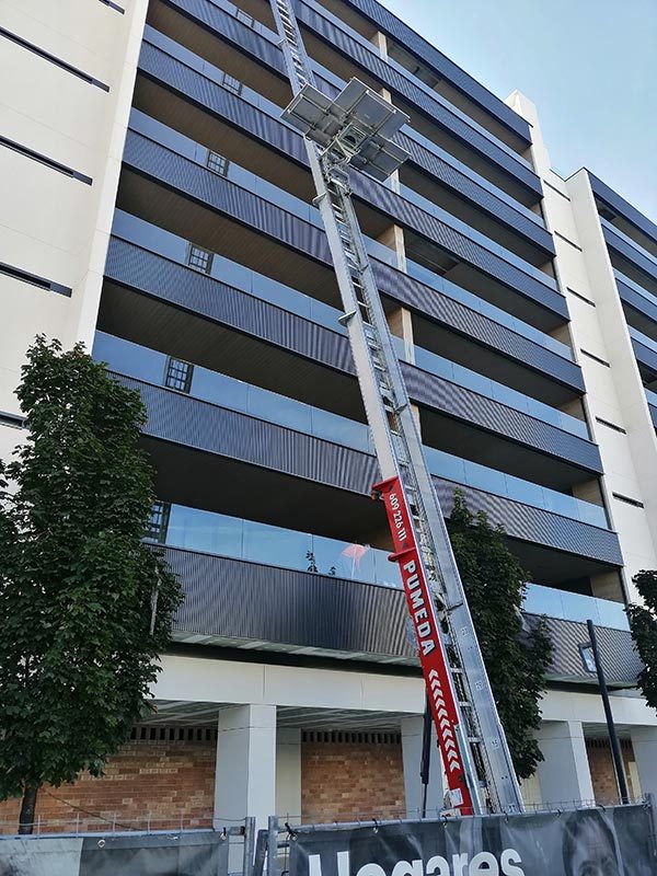 Soluciones de Elevación. Aluminios Pumeda, Noáin, Navarra.