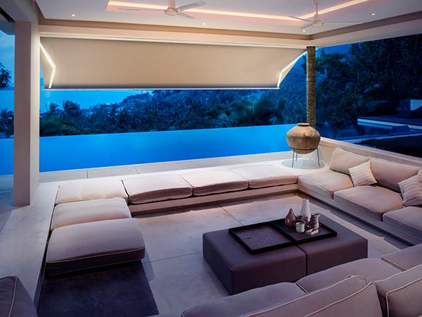 Toldos que nos protegen de la luz solar directa. Aluminios Pumeda, Noáin, Navarra.